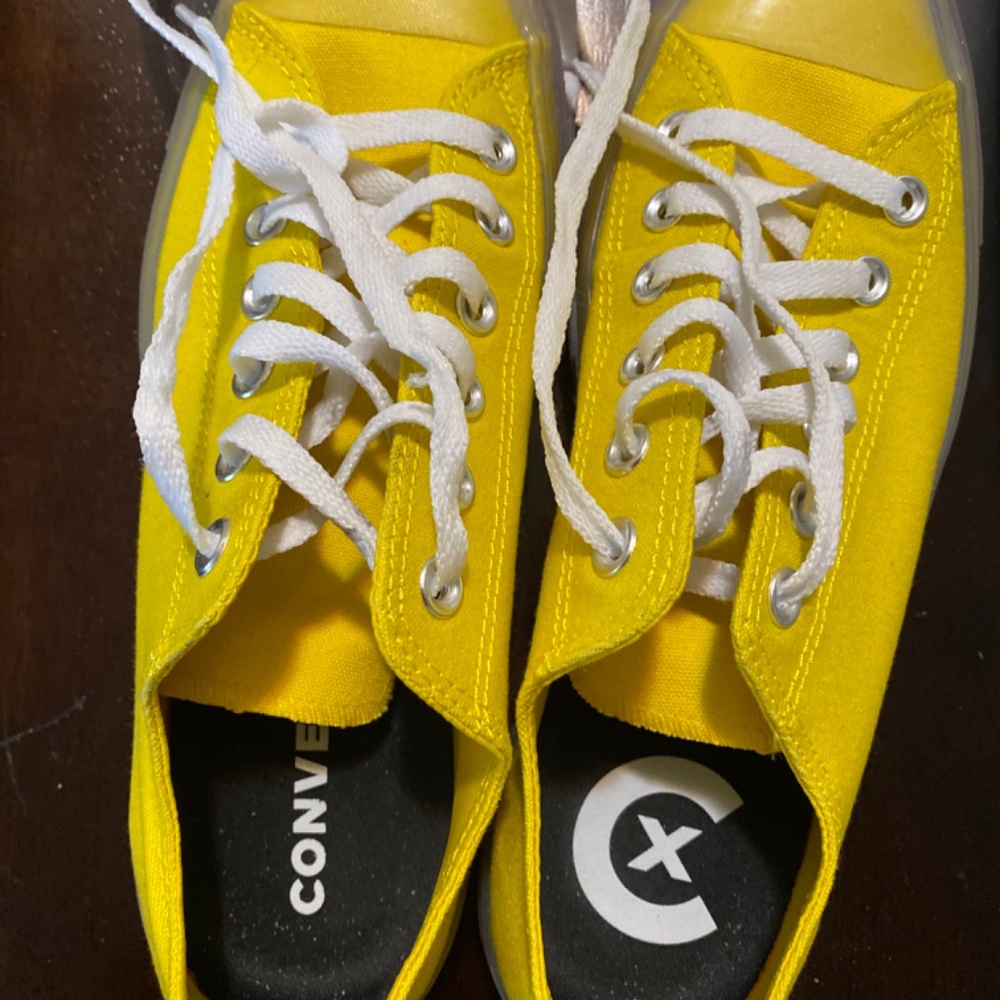 Shoes - Picture 6 of 8